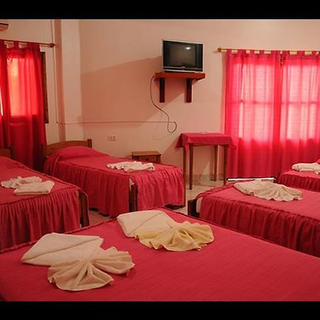 Residencial Los Rios Hotel Пуерто Игуасу Екстериор снимка