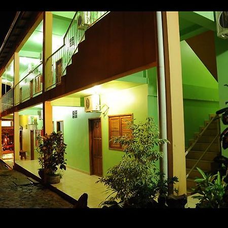 Residencial Los Rios Hotel Пуерто Игуасу Екстериор снимка