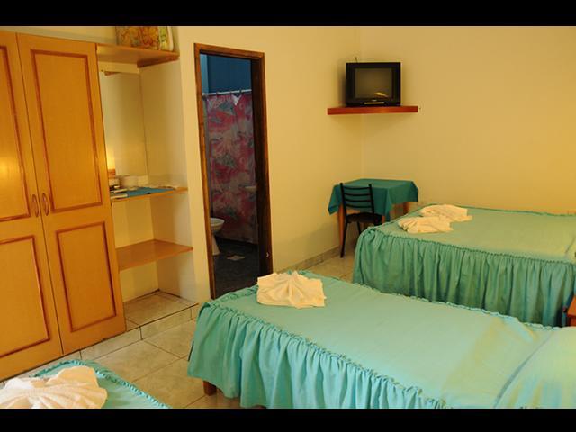 Residencial Los Rios Hotel Пуерто Игуасу Екстериор снимка